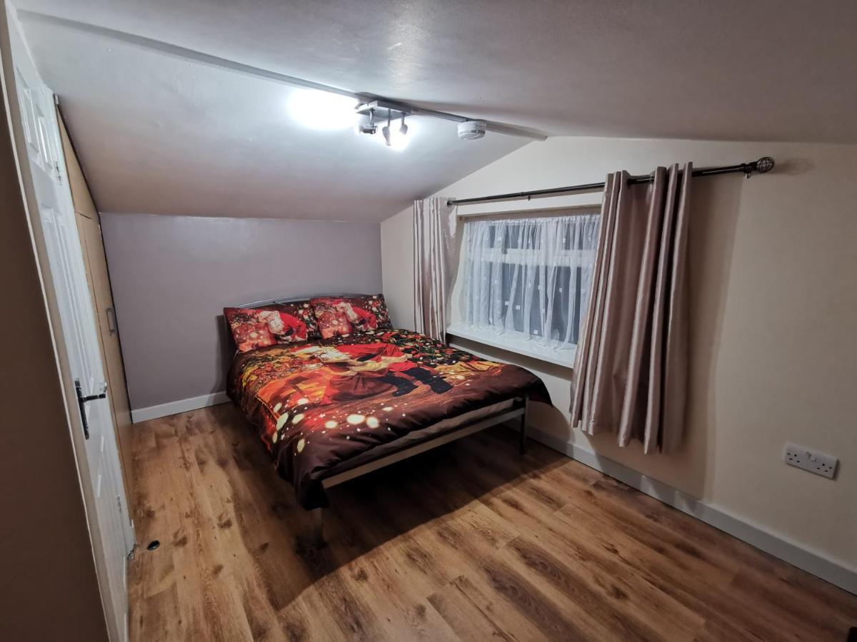 Palaz 1 - 2 Bedroom Garden Flat Edmonton Exterior photo