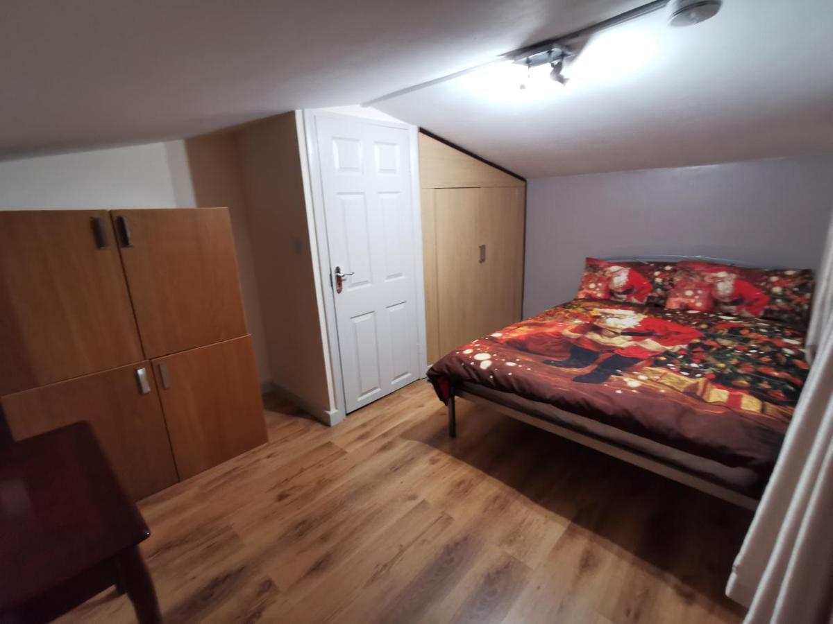 Palaz 1 - 2 Bedroom Garden Flat Edmonton Exterior photo